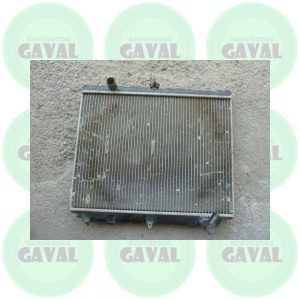 Radiador de Agua Hyundai Galloper 2000-2001 daños