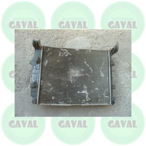 Radiador de Agua Dodge Durango 4.7 2002-2003 daños