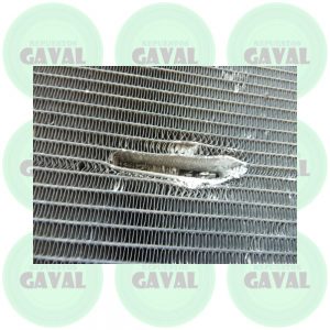 Radiador de Aire A/C Condensador Honda CR-V 2008 (Sólo detalles estéticos)