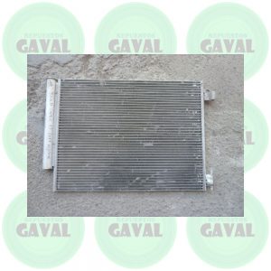 Radiador de Aire A/C Condensador Renault Captur 1.5 2017 (sólo detalles estéticos)