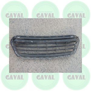 Rejilla Central de Parachoque Chevrolet Captiva 2017-2018 (Con daños)