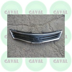 Mascara Nissan Tiida 2012-2014 (dañada)