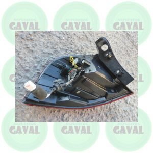 Foco Trasero Copiloto Halogeno Kia Rio 5 Hatchback 2013-2014 (dañado)