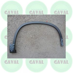 Moldura de Tapabarro Delantera Copiloto Volkswagen Tiguan 2009-2015 (usada)