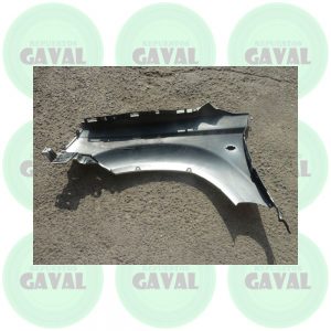 Tapabarro Delantero Copiloto Nissan Xtrail 2003-2010 (quebrado, falta pedazo)