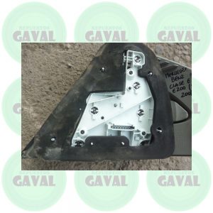Foco Trasero Chofer Halogeno Mercedes Benz Clase 3 E200 W211 2008 (mica quebrada)