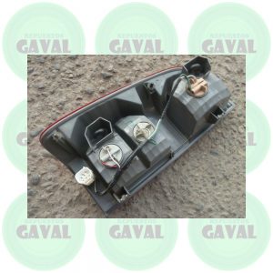 Foco Trasero Copiloto Halogeno Toyota Hilux 2014-2015 (dañado)