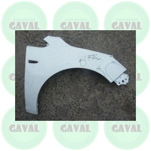 Tapabarro Delantero Copiloto Opel Astra J 2013-2015 (abollado)