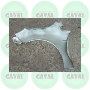 Tapabarro Delantero Copiloto Opel Astra J 2013-2015 (abollado)