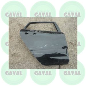 Puerta Trasera Copiloto Ford Fiesta Sedan 2013-2015 (abollada)