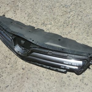 Mascara Toyota auris 2010 2011 2012 original usada