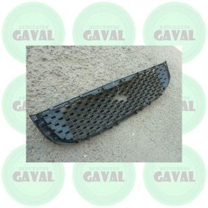 Mascara Rejilla Kia Carnival 2015-2017 (quebrada)