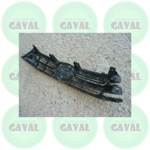 Mascara Toyota Hilux Revo 2019-2020 (dañada)