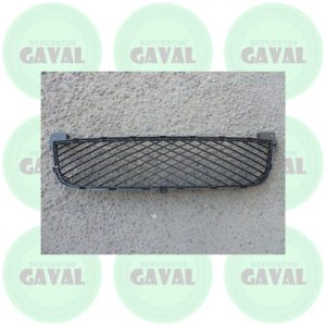 Rejilla de Parachoque Suzuki Vitara 2010-2012 (dañada)