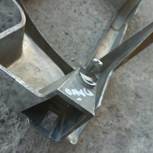 moldura bisel de optico mazda b2200 1997 1998 copiloto dañado