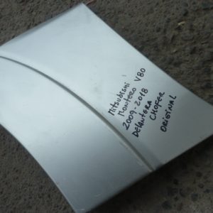 moldura mitsubishi montero 2009 2018 delantera chofer dañada