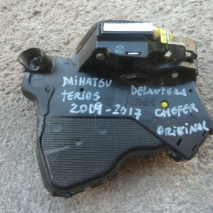 Chapa de puerta delantera chofer daihatsu terios 2009 2017 usado
