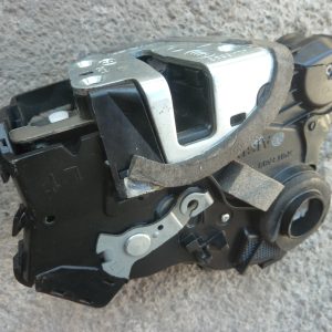 Chapa de puerta delantera chofer daihatsu terios 2009 2017 usado