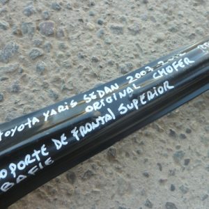 Frontal superior bafle chofer toyota yaris sedan 2007 2012 usado