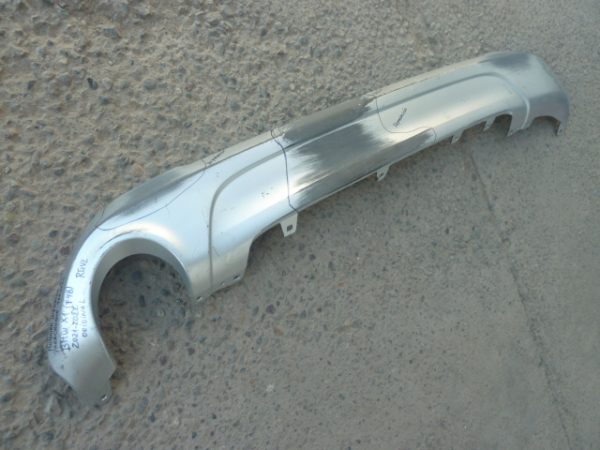 moldura parachoque inferior trasera bmw X1 f48 2021 2022 daños - Imagen 4