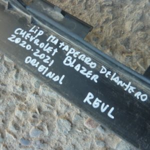 moldura lip inferior parachoque chevrolet blazer 2020 2021 usado