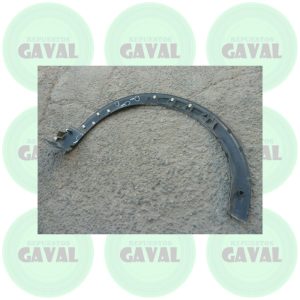 Moldura Delantera Chofer Ford Explorer 2021-2023 (dañada)