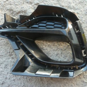 moldura bisel tapa parachoque chofer MG ZX 2021 2023 daños