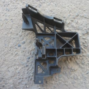 soporte mensula mazda 3 hatchback 2006 bajo mascara del chofer