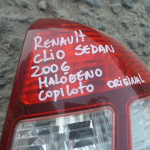 Foco trasero copiloto renault clio sedan 2006 original (con daño)