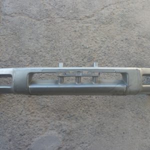 parachoque inferior terrano 2000 2001 delantero original daños