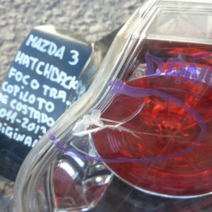 foco mazda 3 hatchback 2011 2013 trasero copiloto original daños