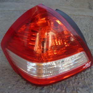 foco nissan tiida sedan 2011 2015 trasero chofer original daños