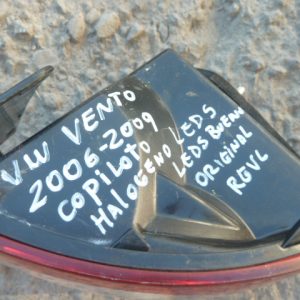 foco vw vento 2006 2009 trasero copiloto halog/leds original daño