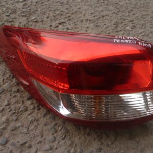 foco yaris sedan 2019 2022 trasero chofer original daño