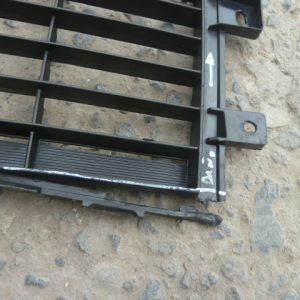 rejilla de parachoque mitsubishi montero v80 2008 2011 daños