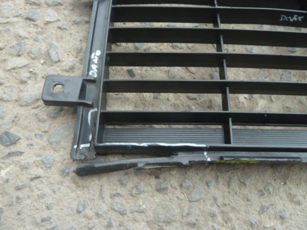 rejilla de parachoque mitsubishi montero v80 2008 2011 daños - Imagen 3
