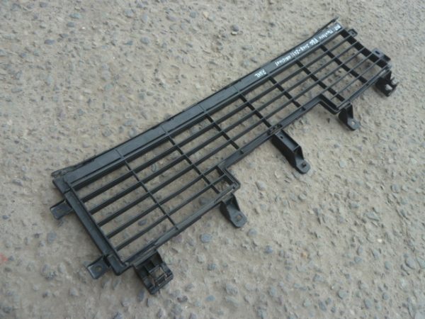 rejilla de parachoque mitsubishi montero v80 2008 2011 daños - Imagen 9