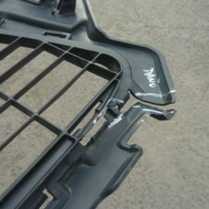 rejilla de parachoque renault duster 2010 2014 original daños