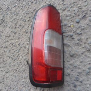 foco nissan terrano d22 2004 2009 trasero chofer alternativo daños