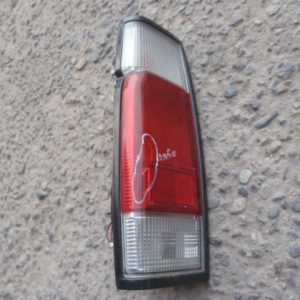 foco nissan d21 2004 2007 2009 trasero chofer original daños