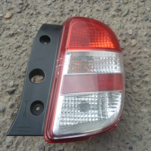 foco nissan march 2011 2013 trasero copiloto original daños