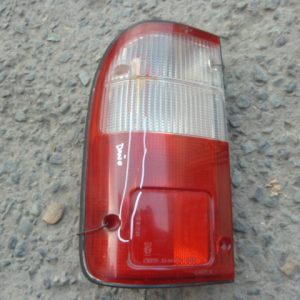 foco toyota hilux 1998 2003 trasero chofer original quebrado