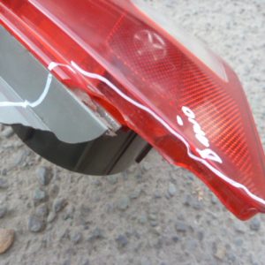 foco toyota yaris sedan 2008 2013 trasero copiloto daños