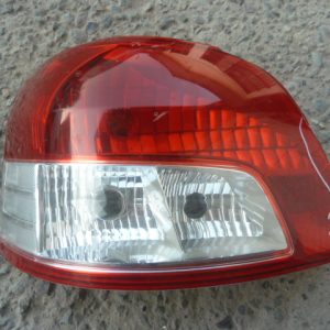 foco toyota yaris sedan 2007 2013 trasero chofer alternativo daños