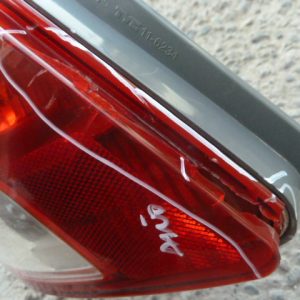 foco toyota yaris sedan 2007 2013 trasero chofer alternativo daños