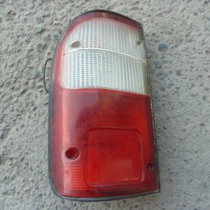 foco toyota hilux 1999 2004 trasero chofer alternativo daños