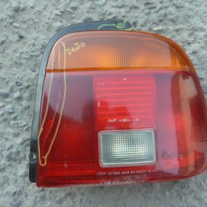 foco suzuki baleno sedan 1997 2002 trasero copiloto daños