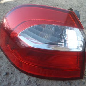 foco kia rio 5 hatchback 2012 2016 trasero chofer daños