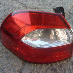 foco kia rio 5 hatchback 2012 2013 2016 trasero chofer daños