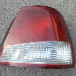 foco hyundai accent hatchback 2001/2002 trasero copiloto daños